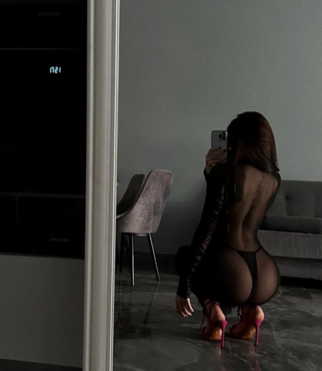 Molly, 25